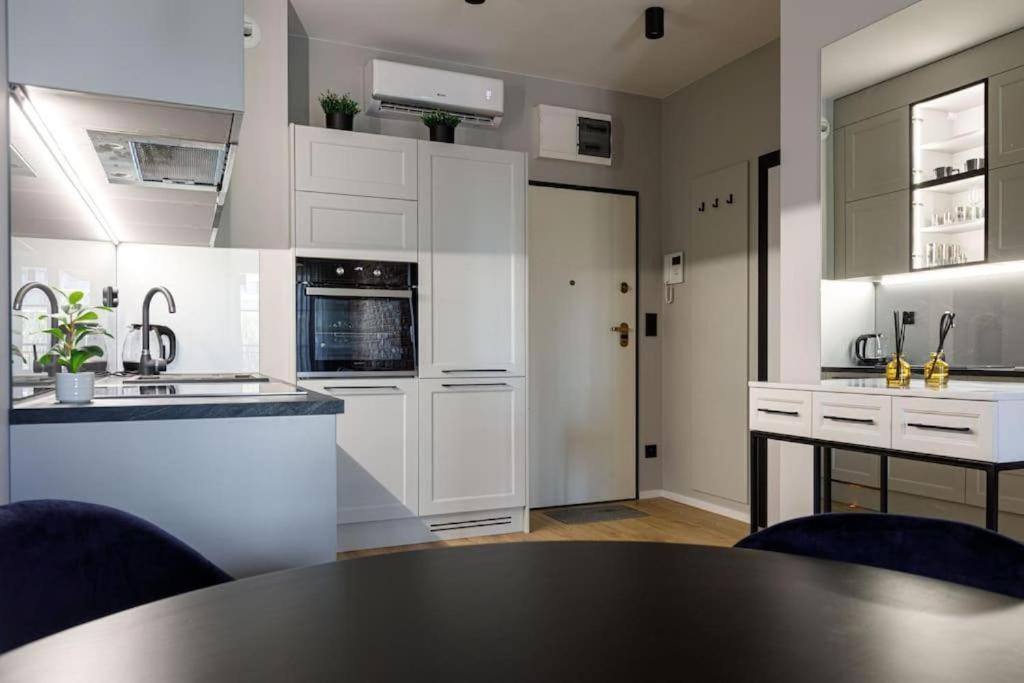Golden Apartments Wroclaw - Great Location - Cozy And Bright&Janapawla19 Extérieur photo